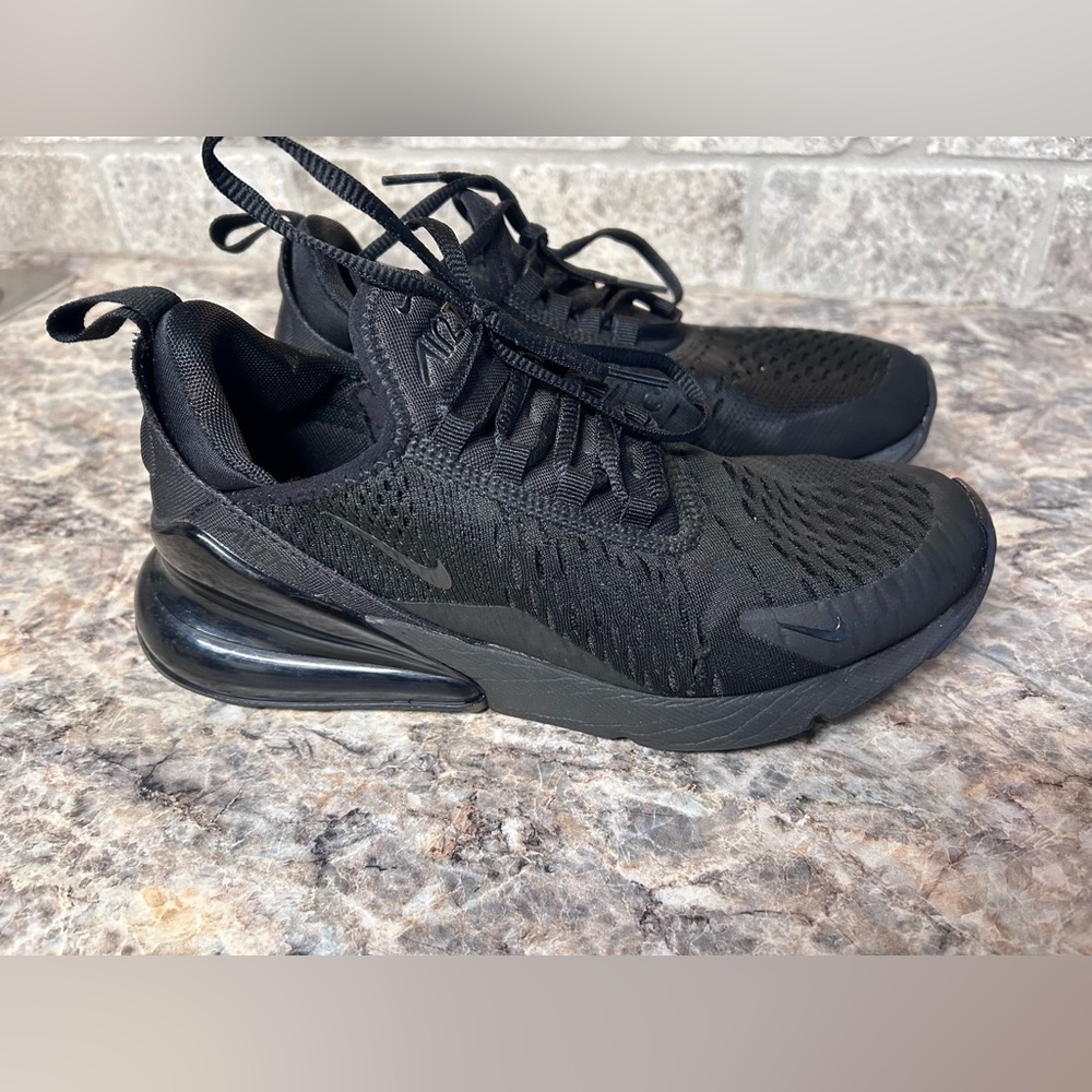 Nike Air Max 270 Triple Black Womens Size 7.5